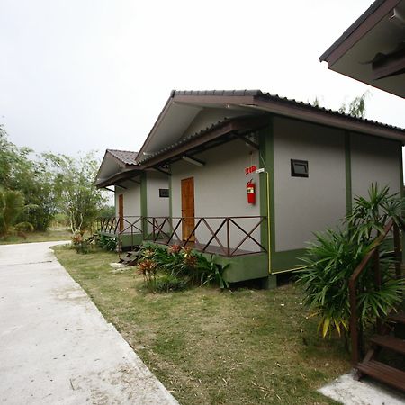Long Lake Resort Chonburi Ngoại thất bức ảnh
