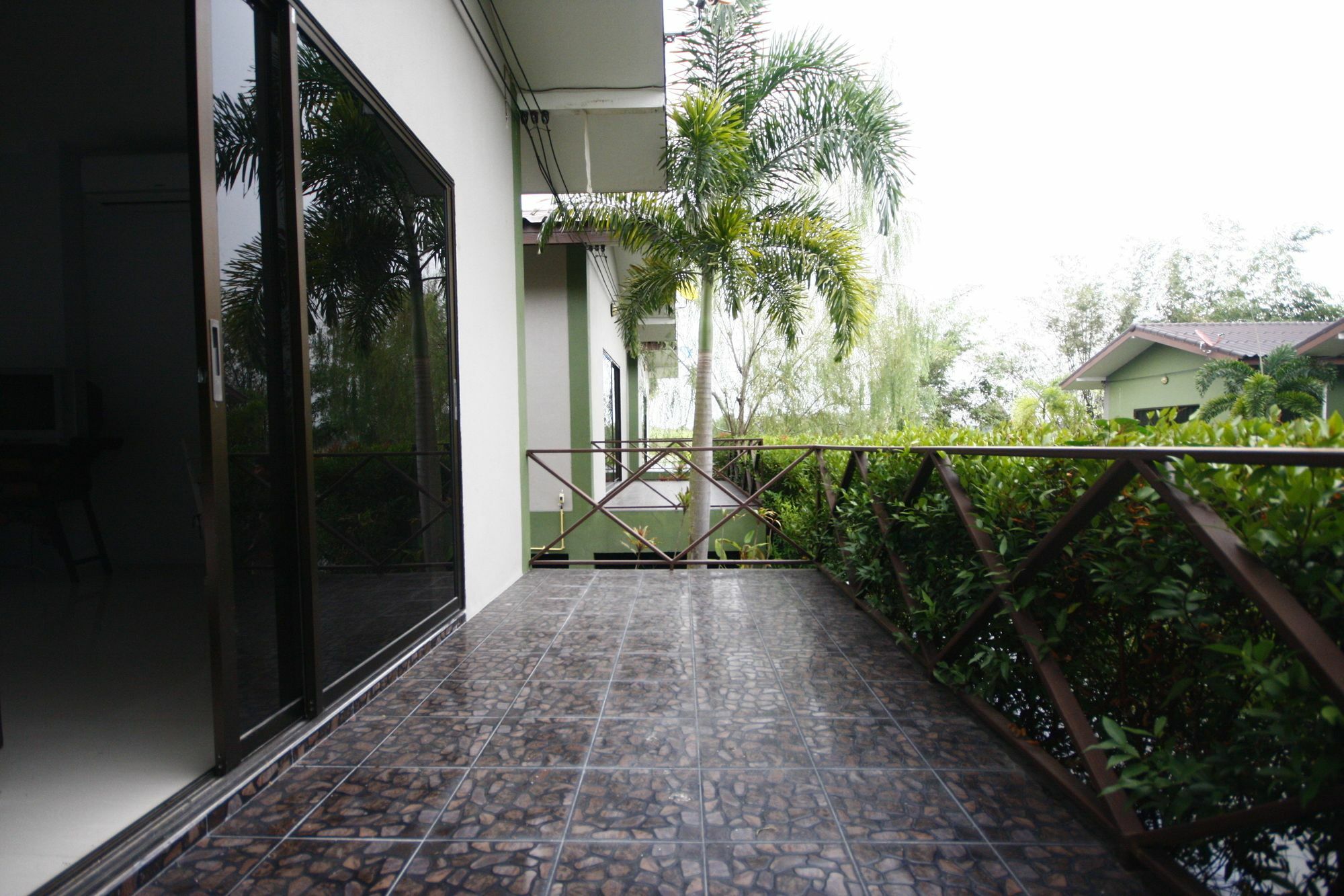 Long Lake Resort Chonburi Ngoại thất bức ảnh